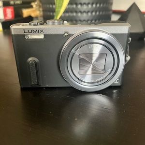 LUMIX PANASONIC LEICA DMC-ZS40